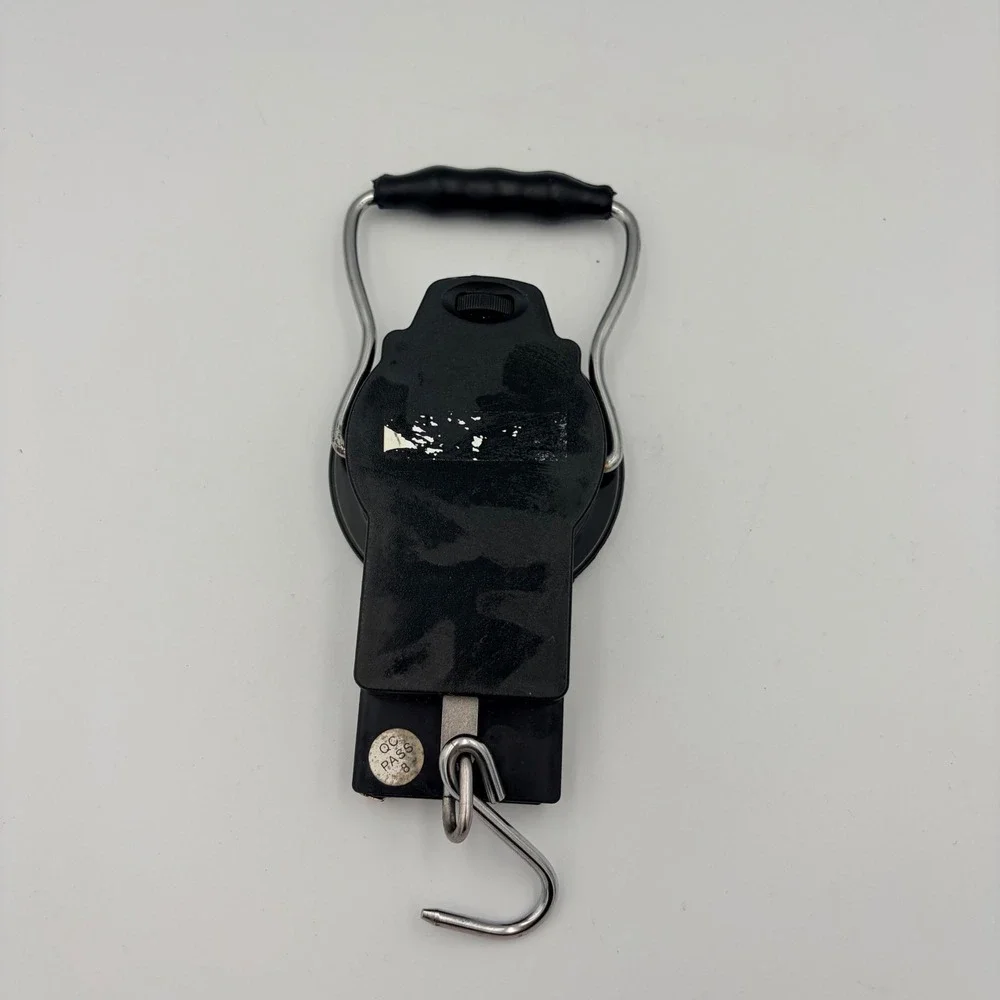 Berkley Scale and Tape Measure Fishing Luggage Weight Hook - Picture 4 of 7
